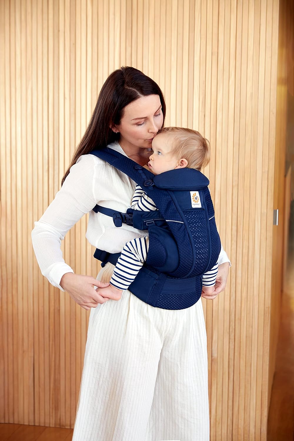Ergobaby Omni Breeze Marsupio per Neonati dalla Nascita fino a 20 kg, Morbido Mesh SoftFlex a 4 Posizioni, Ergonomico, Porta Bebè, Natural Beige