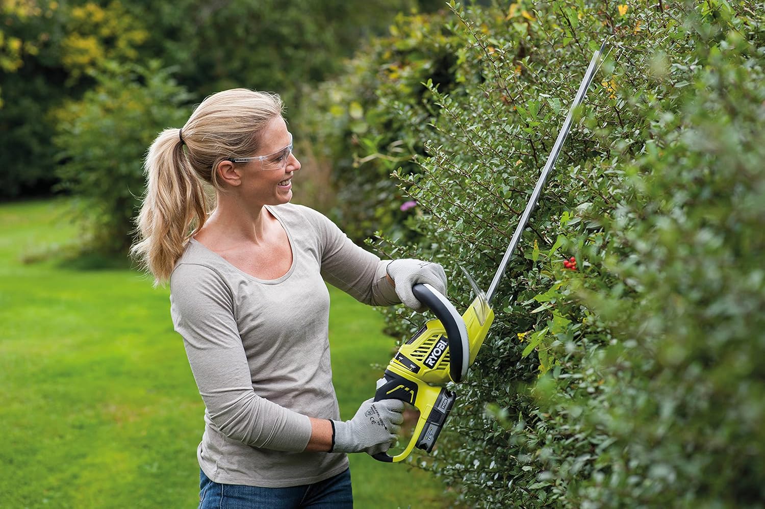 Ryobi RY18HT50A Ak­ku-He­cken­sche­re ONE+ 18 V | MES­Ser­län­ge 50 cm | ohne Akku & Ladegerät