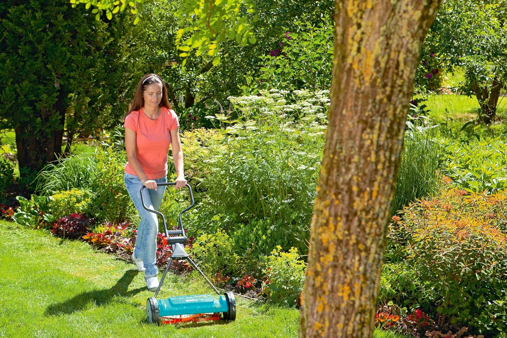 Gardena Classic Spindelmäher 400: Tagliaerba manuale con larghezza di taglio di 40 cm per superfici fino a 200 m², albero portalame in acciaio di qualità, tecnica di taglio senza contatto, silenzioso e preciso (4018-20)