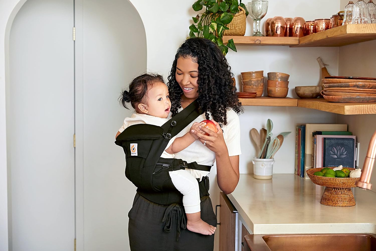 Ergobaby Omni Breeze Marsupio per Neonati dalla Nascita fino a 20 kg, Morbido Mesh SoftFlex a 4 Posizioni, Ergonomico, Porta Bebè, Natural Beige