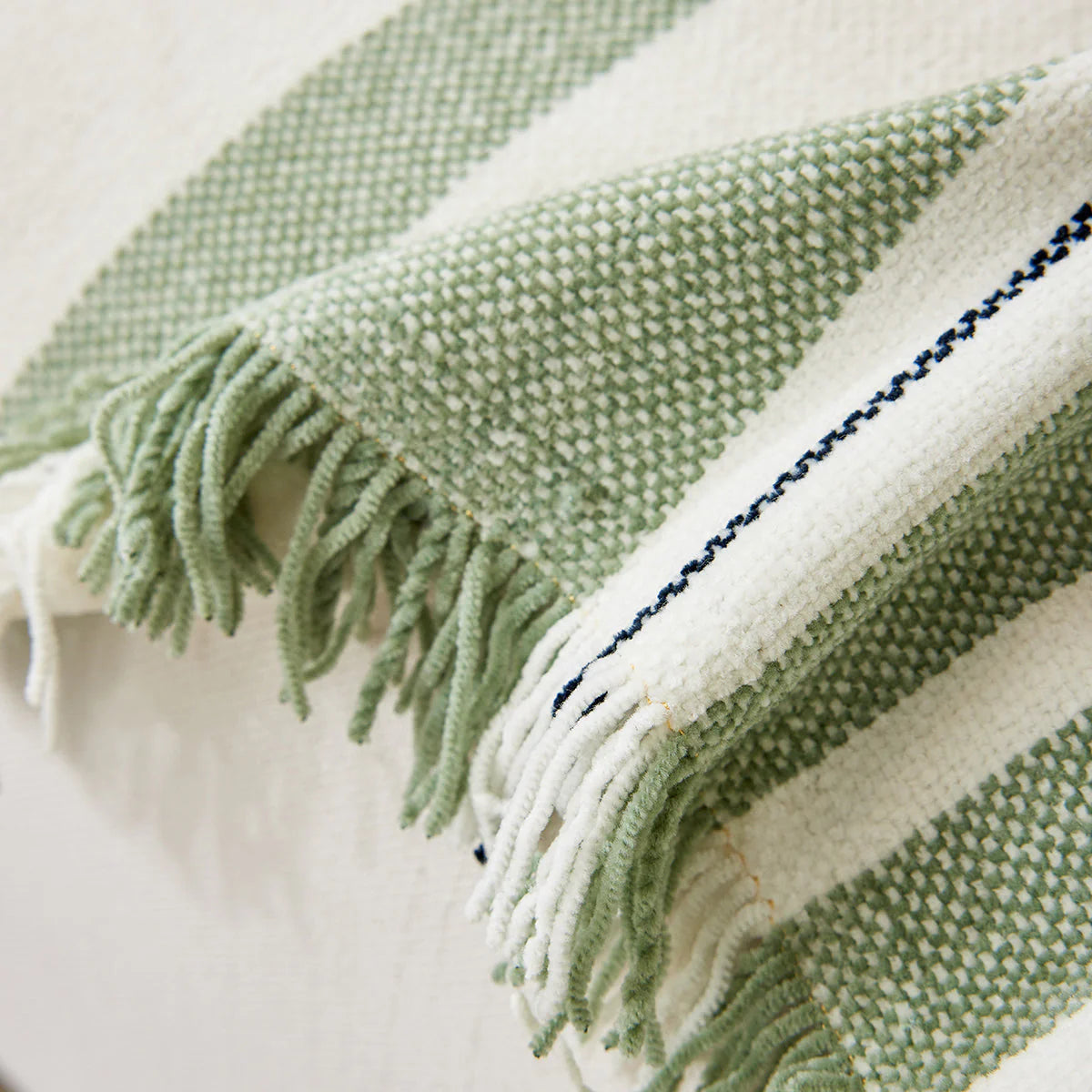 Sofabezug Stripe Grün – Moderner Couchschutz mit Streifenmuster