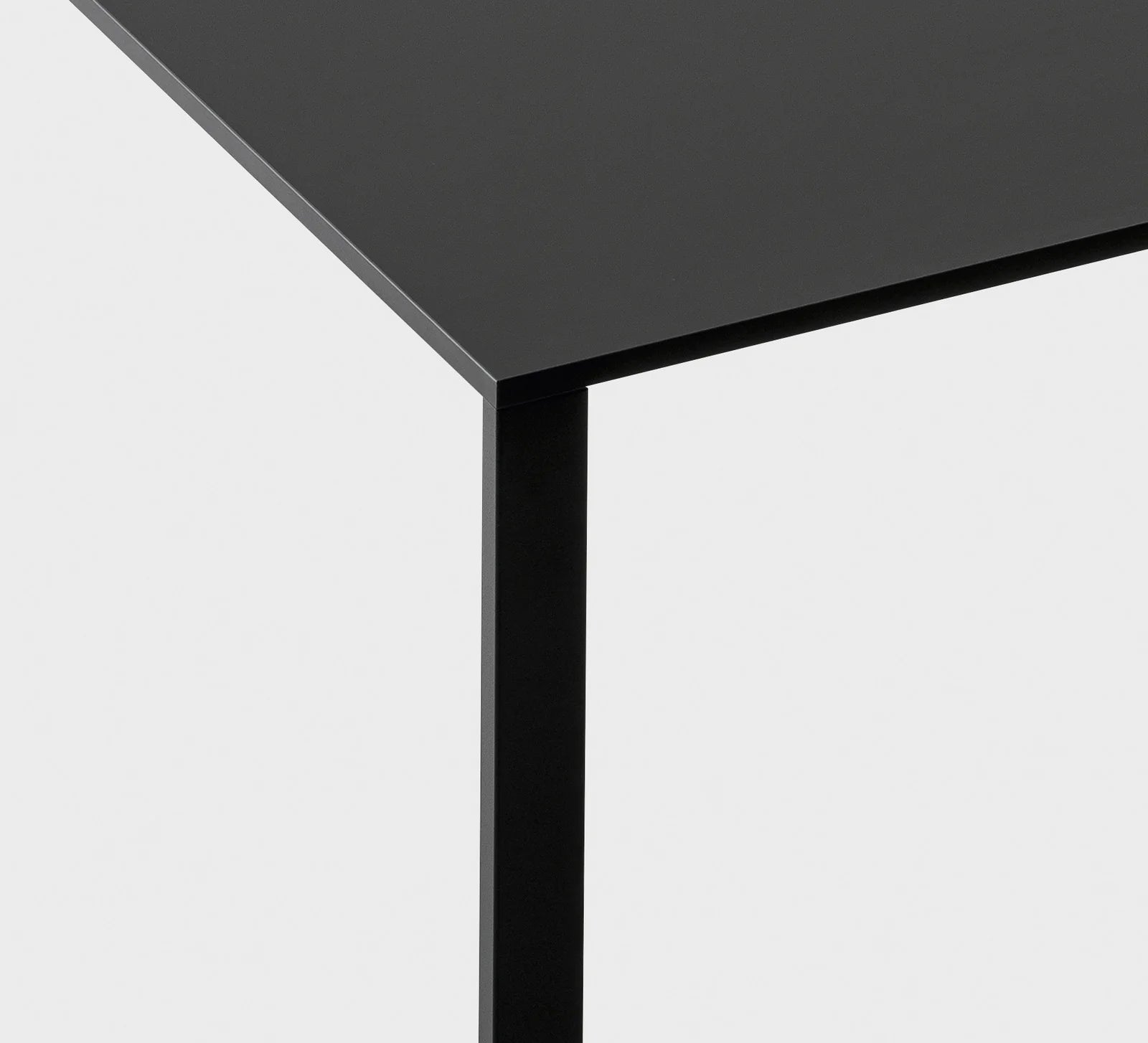 Tavolo Kristalia Be-Easy 200 x 99 cm, piano in Fenix - NTM, disponibile anche allungabile