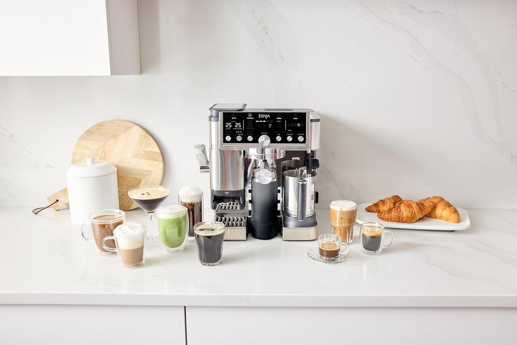 Ninja Luxe Essential Macchina da caffè 2-in-1 con macinacaffè e montalatte per latte, cappuccino ed espresso, facile da usare, 2 impostazioni predefinite per la schiuma, argento, ES501EU