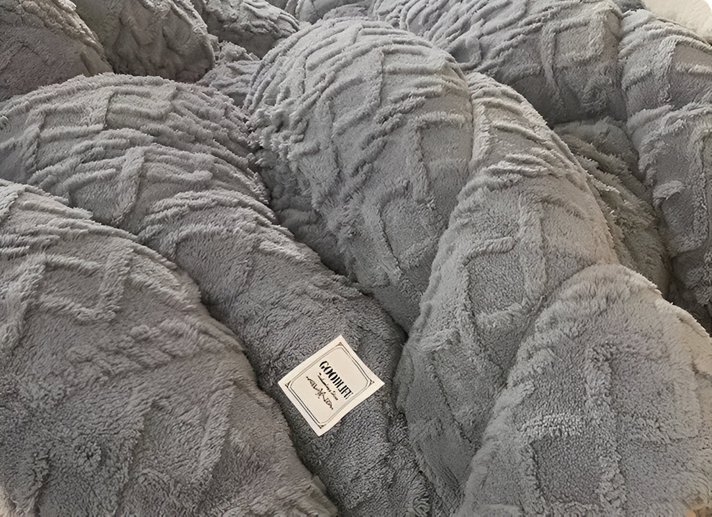 FluffFusion - Weiche und dicke Plüschdecke mit doppelseitigem Design