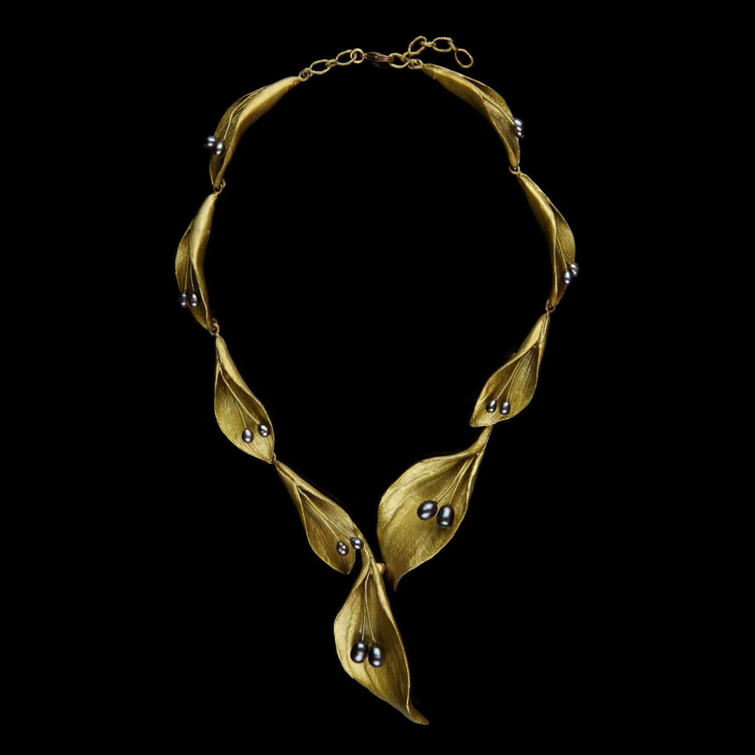 Collana Herzblattlilie