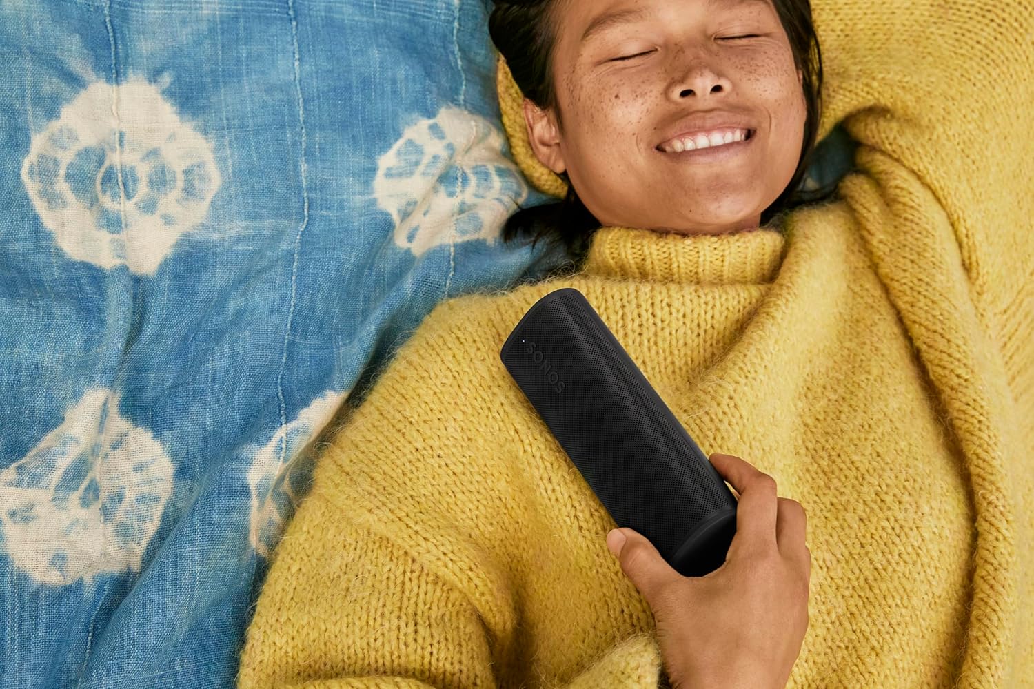 Sonos Roam 2 | Altoparlante portatile, leggero e impermeabile con Bluetooth, Wi-Fi, autonomia di almeno 10 ore e controllo vocale per interni ed esterni - Bianco