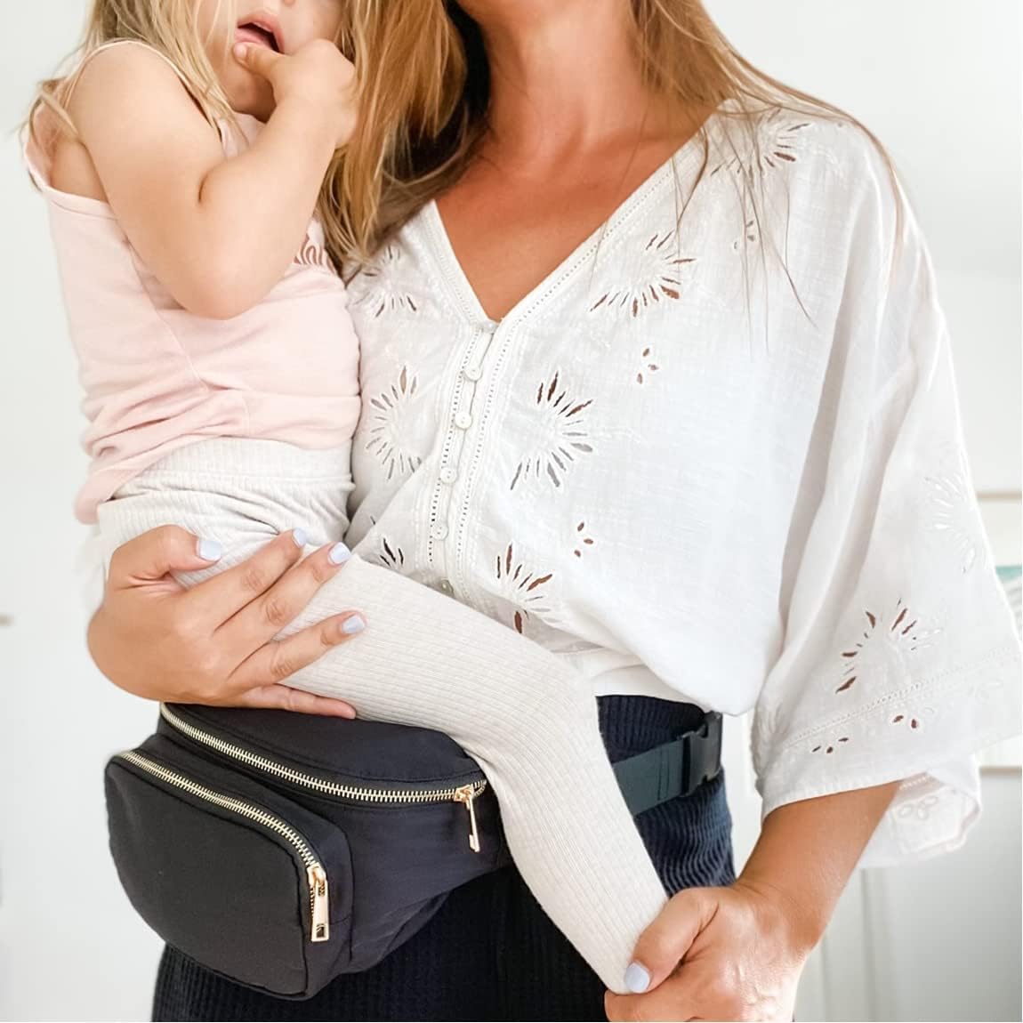 Borsa fasciatoio piccola Ditty Co. – Tappetino per il cambio portatile – Borsa a tracolla per donne – Porta salviette umidificate – Essenziali da viaggio per neonati (nero assoluto)