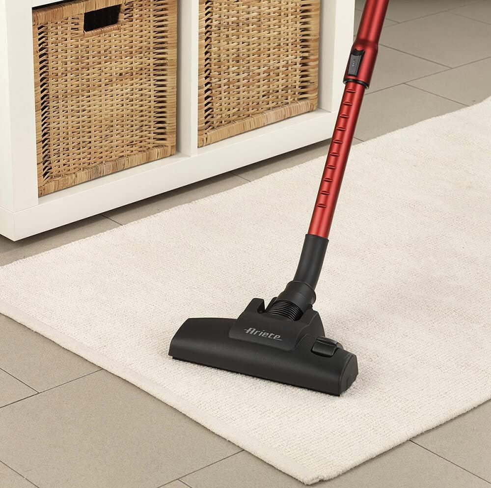 Ariete, 2761 Handy Force, scopa elettrica con filo 2 in 1, aspirapolvere e aspirabriciole, filtro HEPA, tecnologia ciclonica, senza sacco, spazzola tradizionale, tubo telescopico, rosso/nero