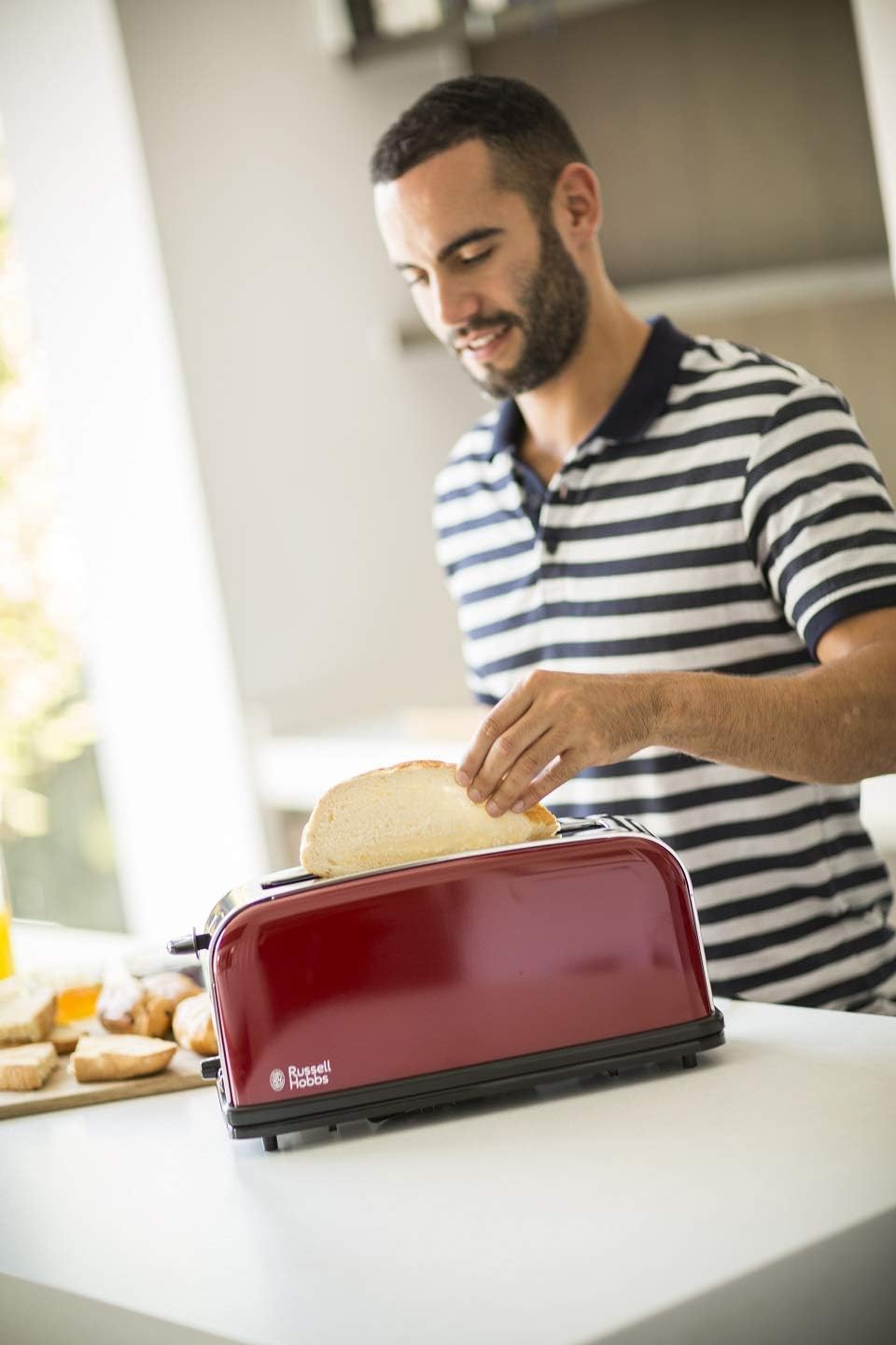 Russell Hobbs Set Colazione Colours+ Rosso: Macchina da caffè [Timer digitale, Doccetta per estrazione e aroma ottimali] 24031-56 + Bollitore [1,7l, 2400W] 20412-70 + Tostapane [per 2 fette] 26554-56