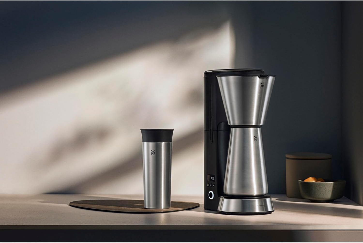 WMF Küchenminis Macchina da caffè con filtro Aroma, piccola, con caraffa termica, 870 Watt, tazza termica da asporto, macchina da caffè singola piccola con timer, cromargan opaco