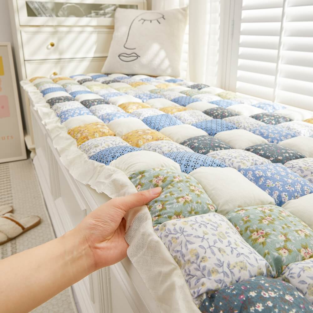 Handgefertigter Patchwork-Sofabezug mit Blumenmuster für ultimativen Komfort