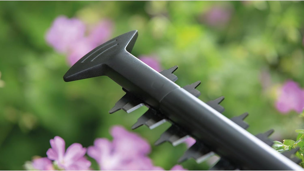Bosch Heckenschere UniversalHedgeCut 60 (480 Watt, Messerlänge: 60 cm, für mittelgroße Hecken, Messerabstand: 30 mm, im Karton)