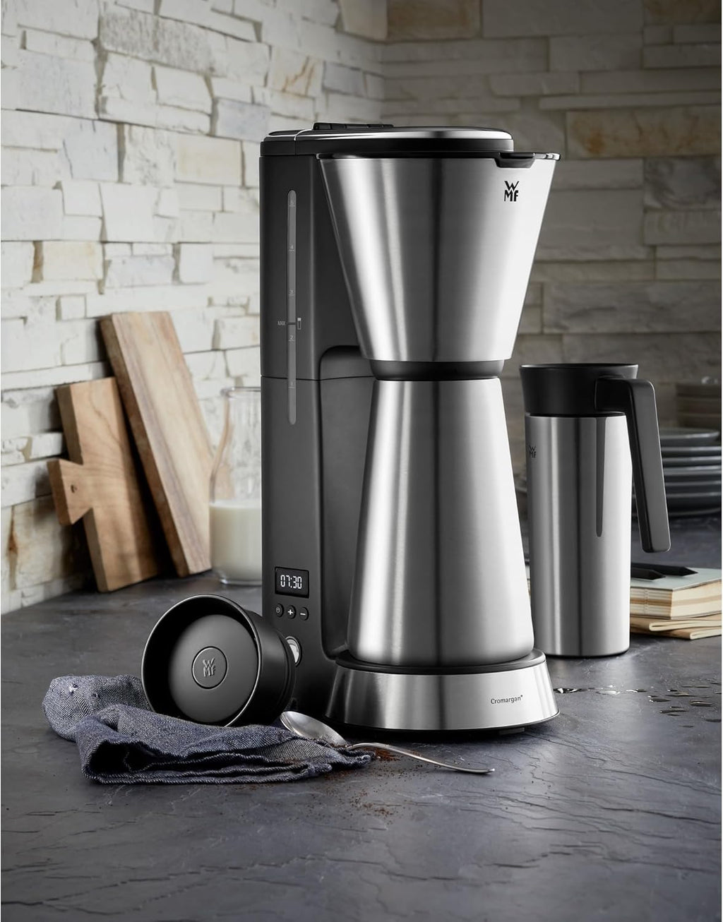 WMF Küchenminis Macchina da caffè con filtro Aroma, piccola, con caraffa termica, 870 Watt, tazza termica da asporto, macchina da caffè singola piccola con timer, cromargan opaco