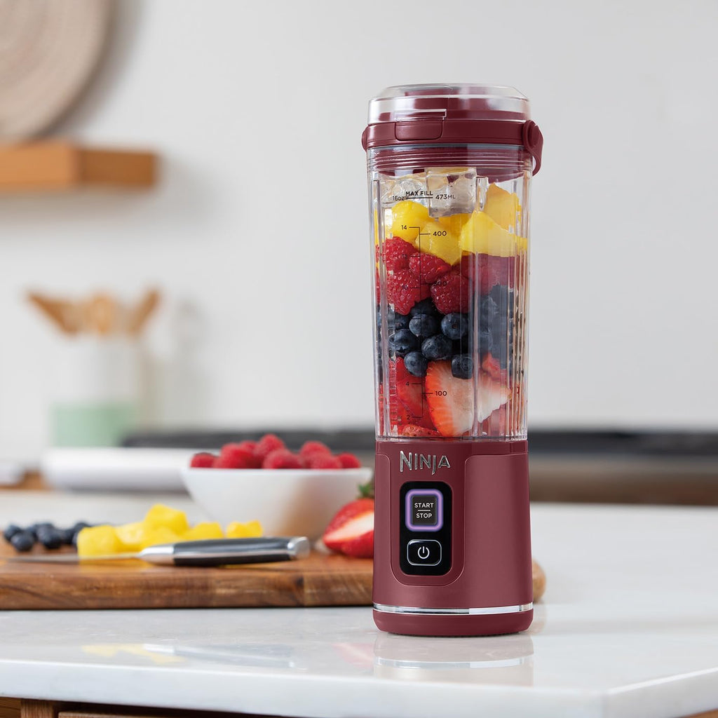 Ninja Blast Frullatore Portatile / Frullatore a Immersione / Frullatore per Smoothie, Tazza da 530 ml, Coperchio a Prova di Perdite, Mini Frullatore Potente, Senza Fili e Ricaricabile, Trita Ghiaccio e Frutta, Nero, BC151EUBK
