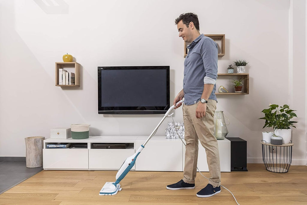 Black+Decker Scopa a vapore Steam Mop FSM13E1 da 1.300W (Pulitore a vapore per una pulizia igienica e profonda, manico e testa rimovibili, facile da usare, incl. 1 panno in microfibra)