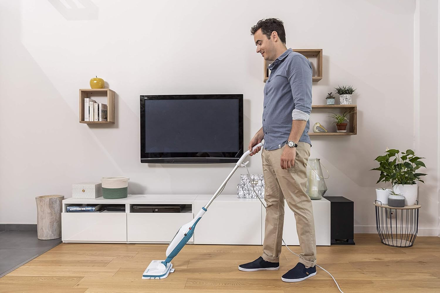 Black+Decker Scopa a vapore Steam Mop FSM13E1 da 1.300W (Pulitore a vapore per una pulizia igienica e profonda, manico e testa rimovibili, facile da usare, incl. 1 panno in microfibra)