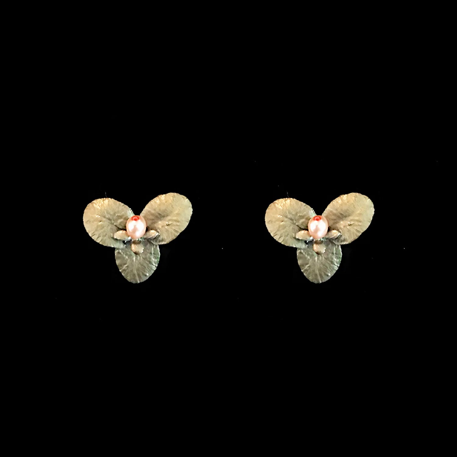Ninfea - Orecchini a perno 3 petali