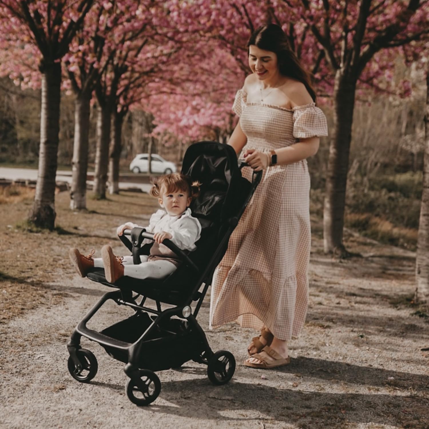 my junior® Buggy PICO³ | bis 22kg | Einhand AutoFold-Klappmechanismus | Ergonomische Liegeposition nach IGR e.V. | großes Sonnenverdeck UV50+ | Handgepäckmaß | 2 Belüftungsfenster Hazel - Black