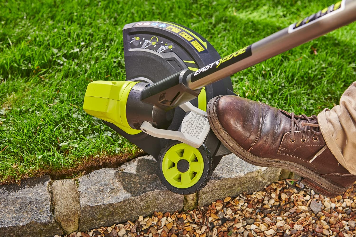 RYOBI 18 V ONE+ Akku-Rasentrimmer mit Radführung RY18LT33A-0 (33 cm Kantenschneidefunktion mit Fußsteuerung, Ø Fadenspule 1 x 1,65 mm, ohne Akku und Ladegerät)