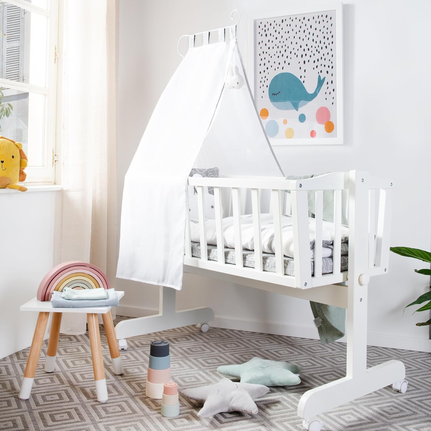 roba Babywiege 40 x 90 cm Adam & Eule - Stubenwagen & Wiege mit Rollen - Bett Set komplett mit Feststellfunktion - Inkl. textiler Ausstattung - Holz weiß