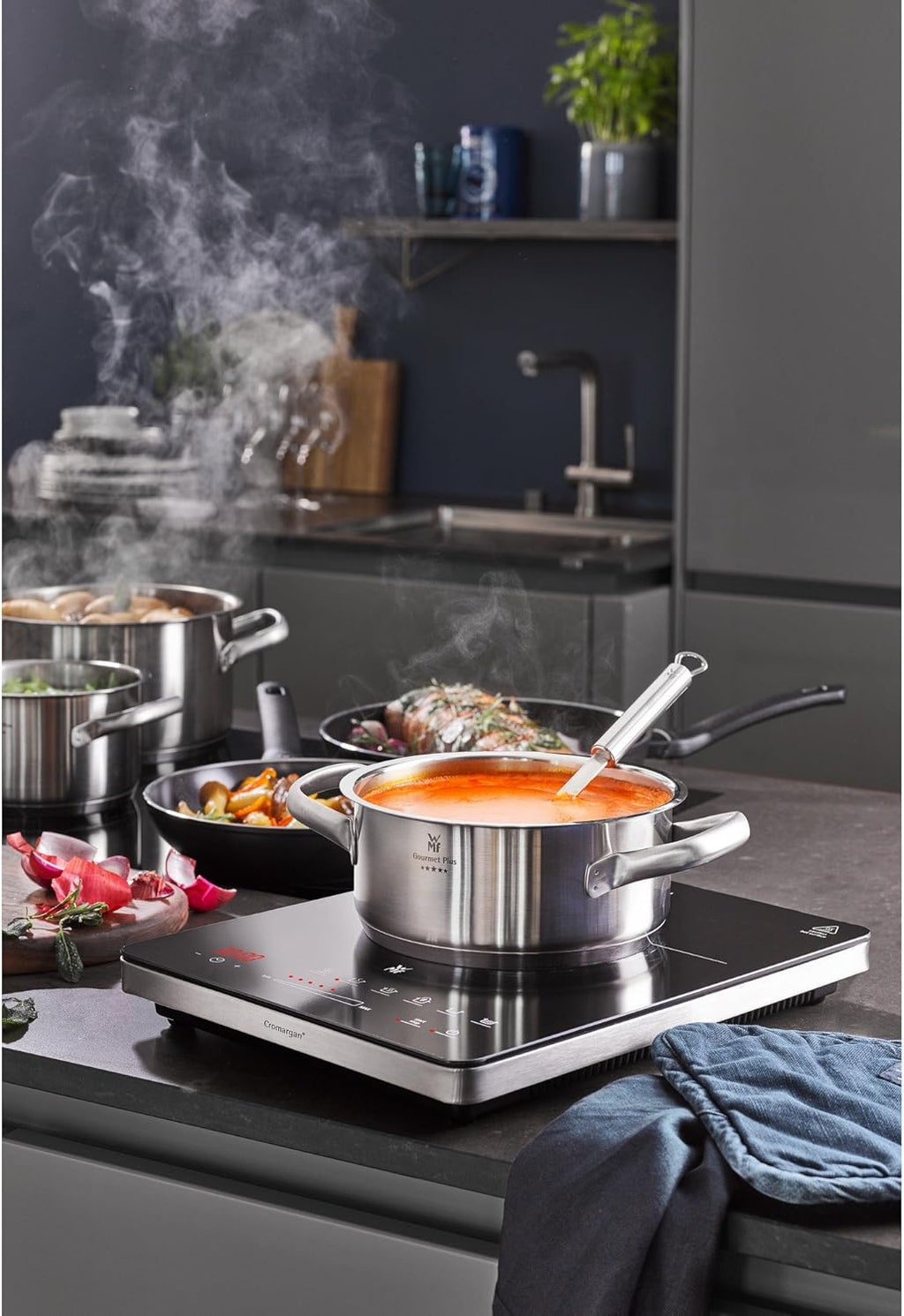 WMF Kult X Einzel- Induktionskochfeld, Kochplatte bis 28 cm, 1 Kochfeld, 8 Stufen, Topferkennung, Touch-Display, Glaskeramik, Timer-Funktion, 21 W & Stelio Wasserkocher Edelstahl 1,7l, edelstahl matt