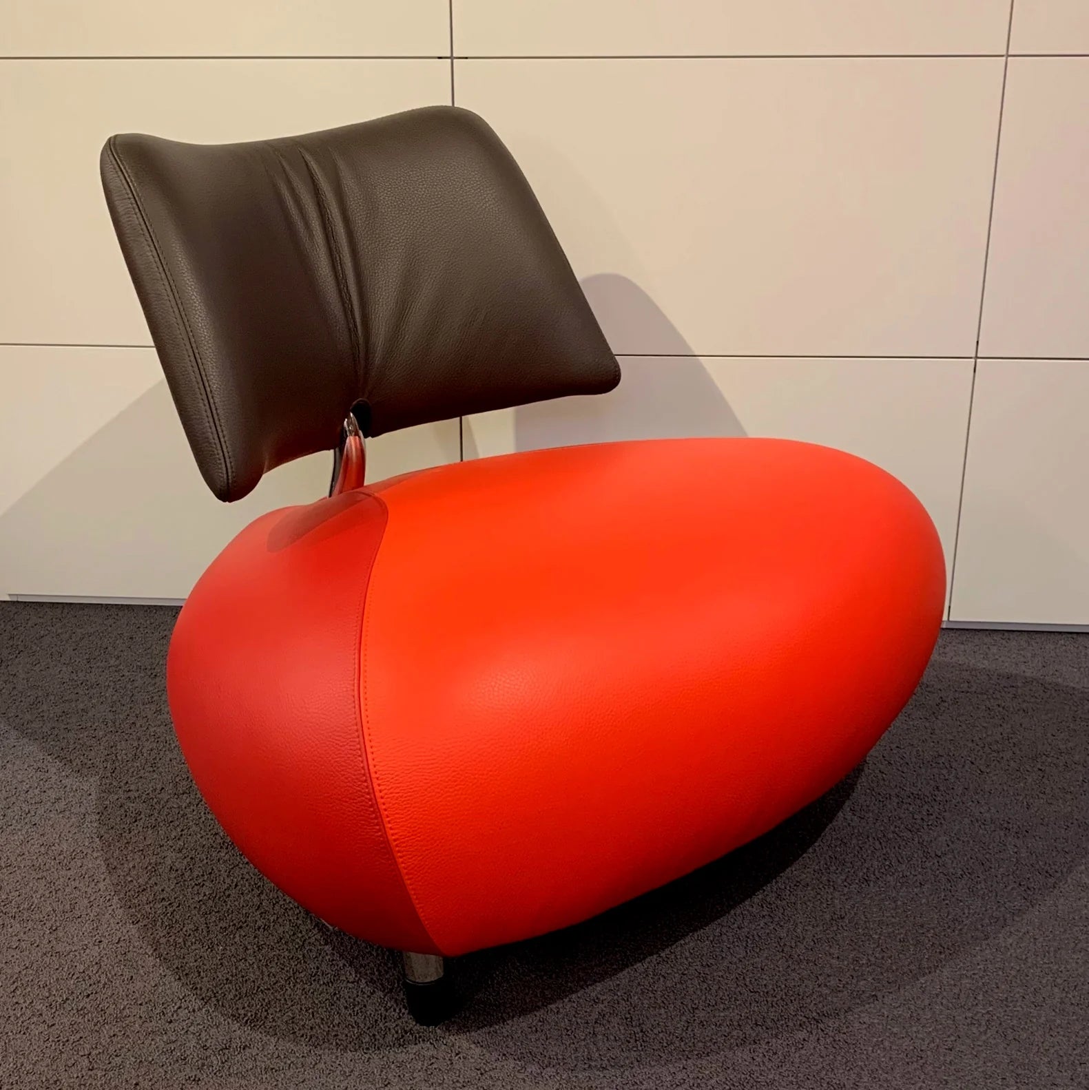 Lagernd: Leolux Designsessel Pallone Paradise, red Cardinal, Beistellsessel Leder rot,