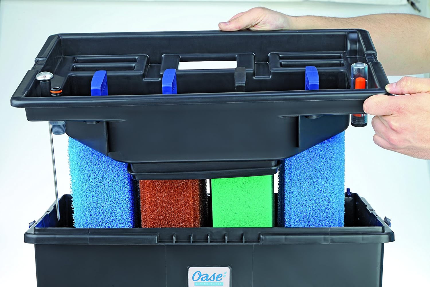 OASE 57377 Filtro a flusso continuo BioSmart UVC 16000 adatto per laghetti fino a 16 m³, sistema di filtraggio, set di filtraggio incl. materiale filtrante e chiarificatore UVC, nero