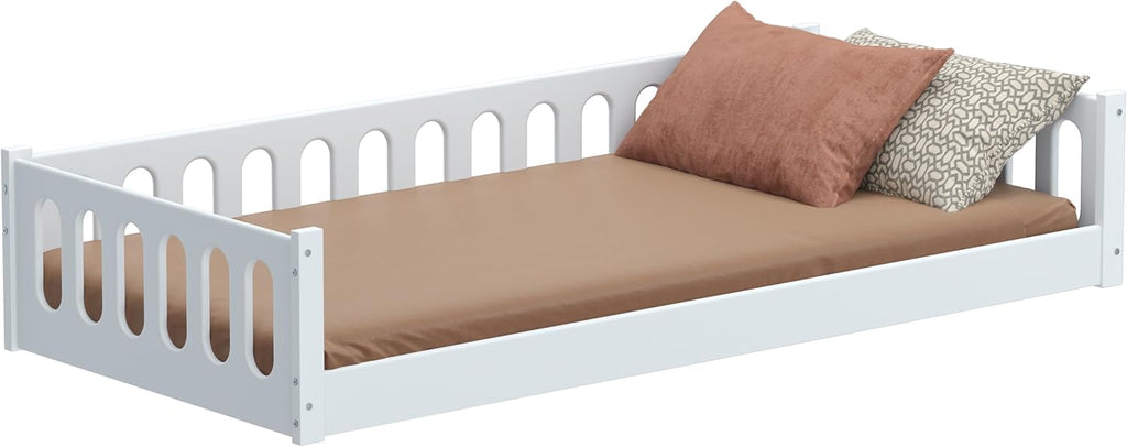 CADANI Monte Letto a terra 2in1 140x200 cm Lettino Montessori con sponda di protezione rimovibile - bianco, 46 kg, portata fino a 200 kg, rete a doghe arrotolabile extra robusta, trasformabile