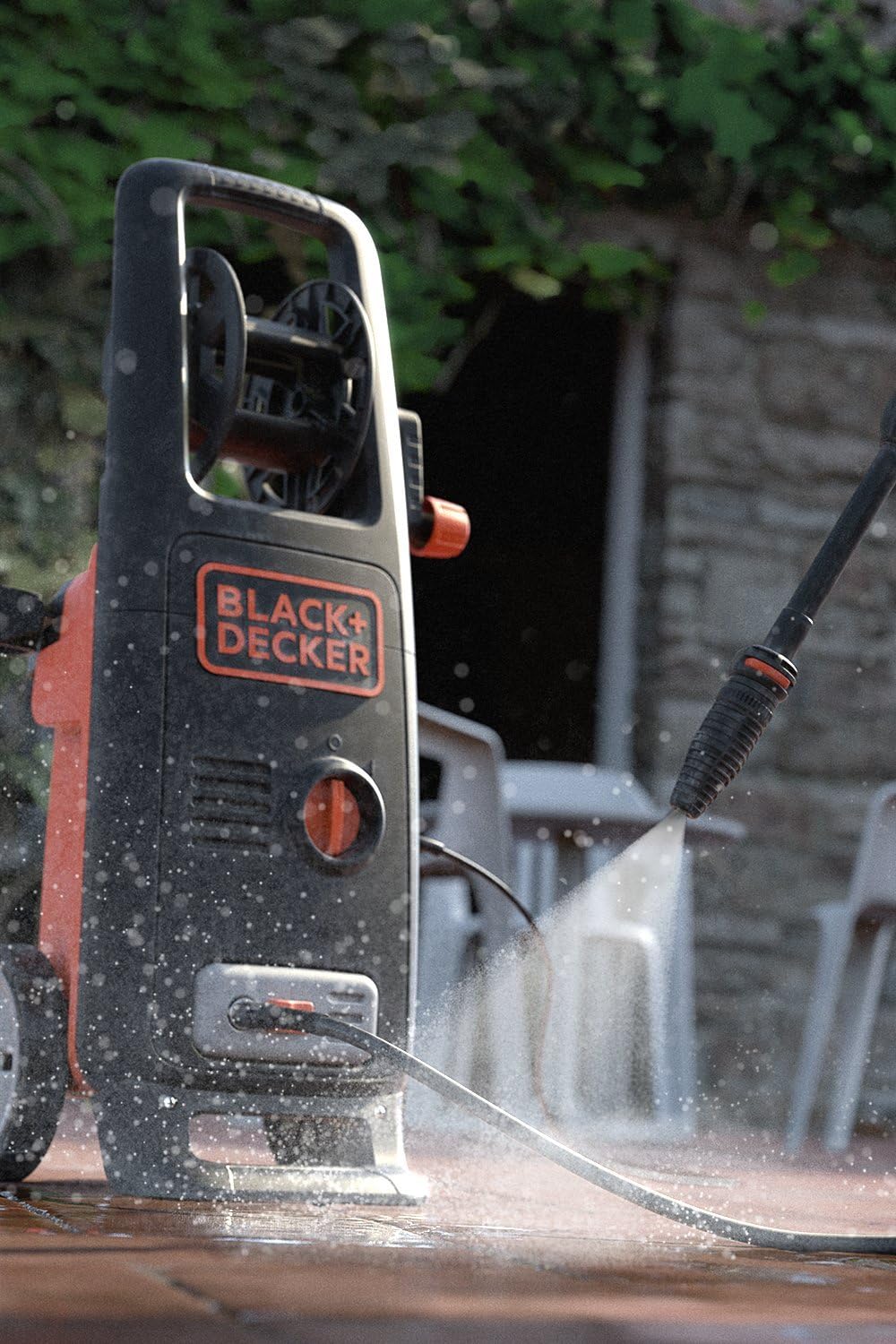 BLACK+DECKER Hochdruckreiniger BXPW2200PE mit Patio Cleaner Deluxe und Feste Bürste (2200 W, 150 bar, 440 l/h)