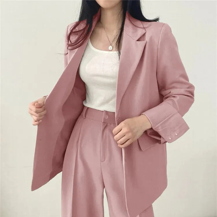 Complesso blazer e pantaloni a sigaretta monocromatico da donna