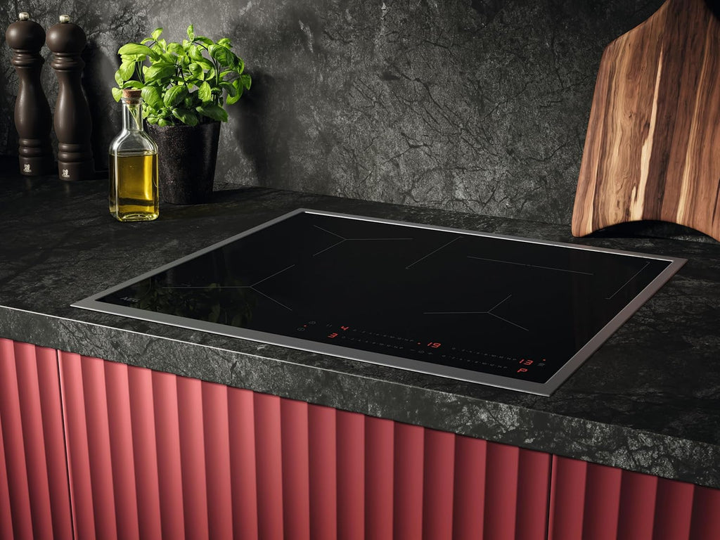 AEG Induktionskochfeld autark 60cm – 4 Flex-Kochzonen mit Powerfunktion für schnelleres Kochen – 14 Stufen – SuperFlat Rahmen – Timer – Touch-Bedienung – kompatibel mit Haubenautomatik – TO64IA0AXB