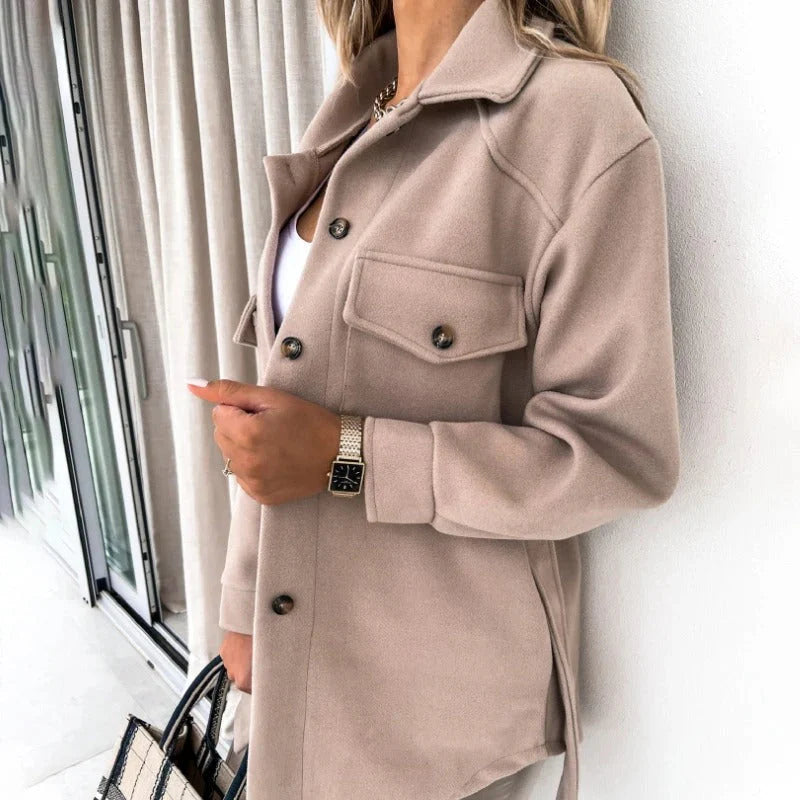 Cappotto primaverile da donna con cintura