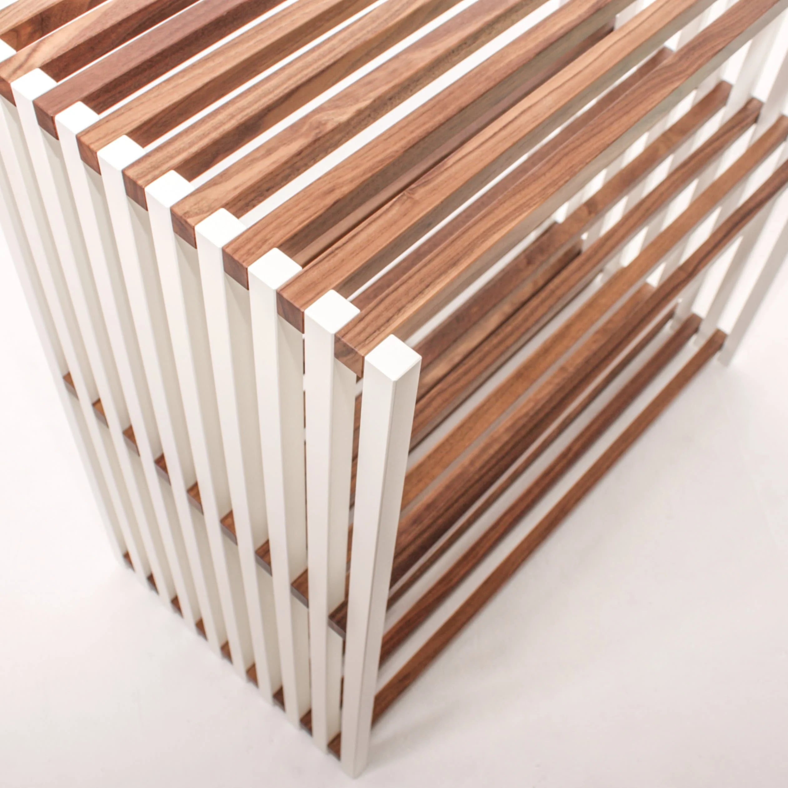 Regal REBAR 2.0 \ Nussbaum Reinweiss