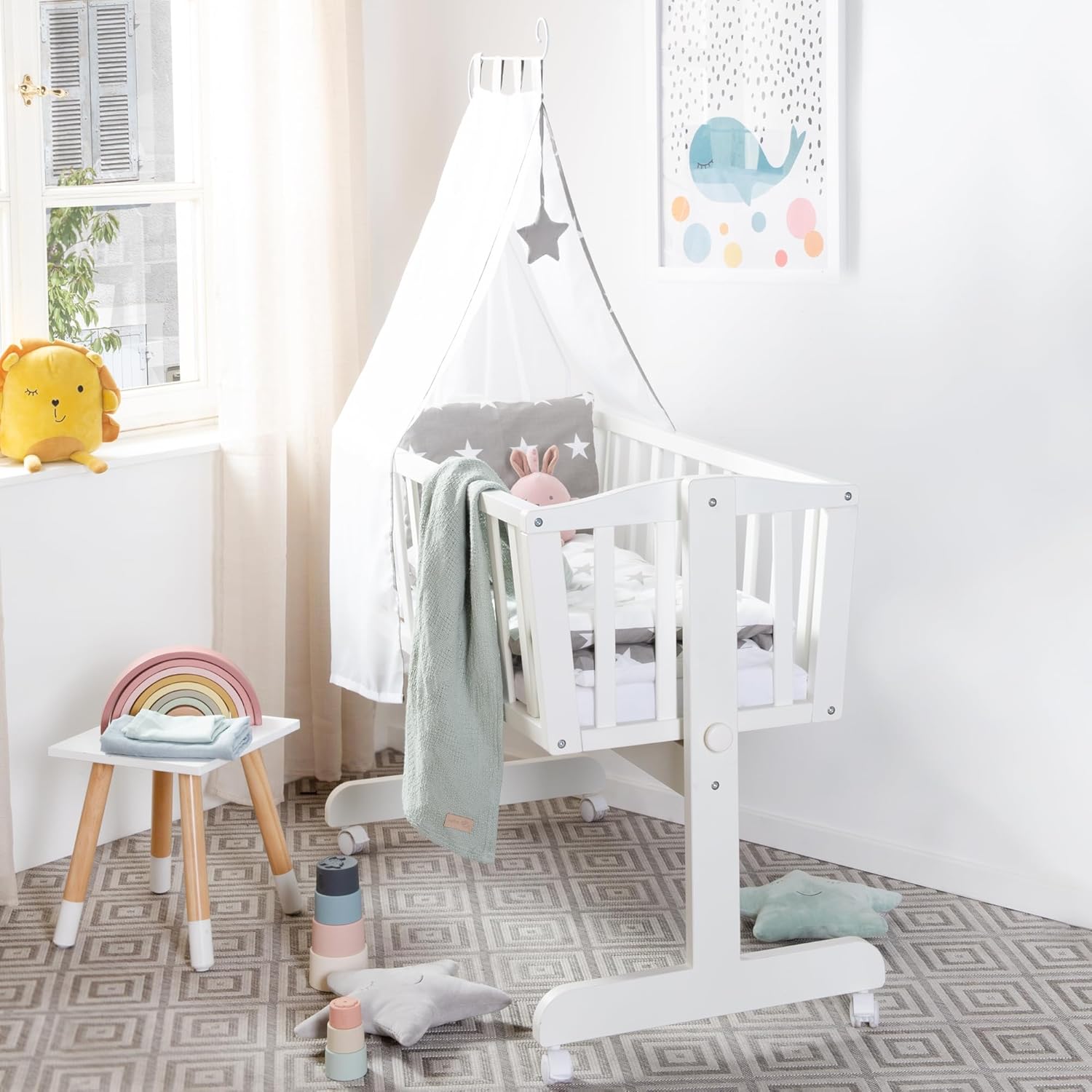 roba Babywiege 40 x 90 cm Adam & Eule - Stubenwagen & Wiege mit Rollen - Bett Set komplett mit Feststellfunktion - Inkl. textiler Ausstattung - Holz weiß