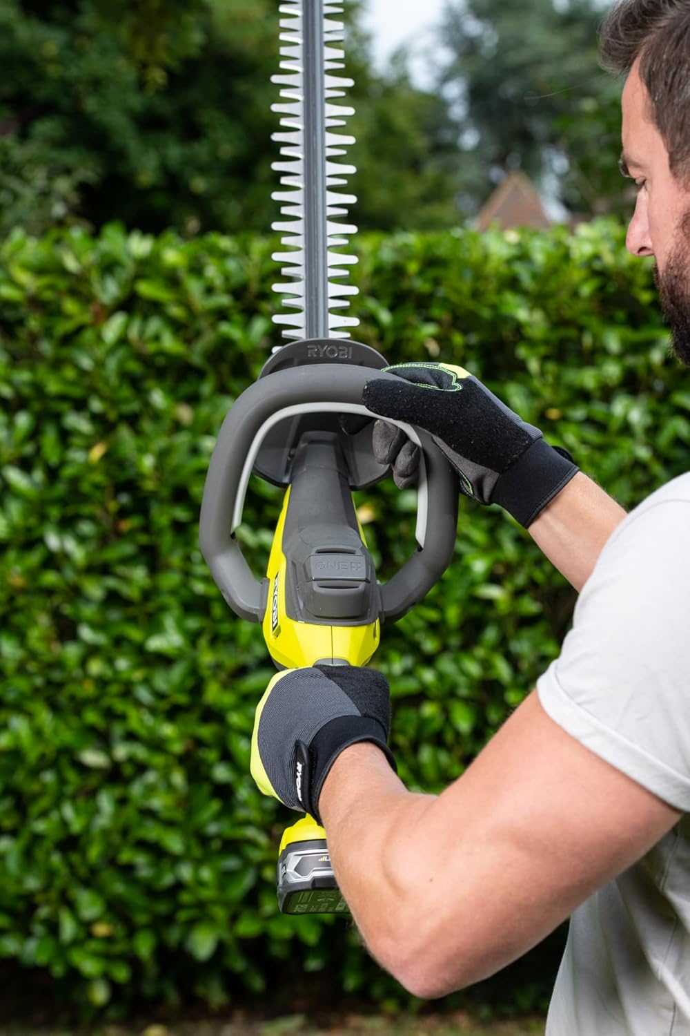 18 V ONE+ Akku-Heckenschere RY18HT50A-0 (Schnittgeschwindigkeit 1350 U/min, Messerlnge 50 cm, 24 mm Messerabstand, ohne Akku & Ladegert im Karton), Grün