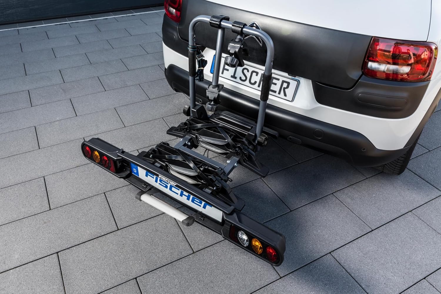 Fischer Portabici da Gancio Traino Proline Evo 2, per 2 biciclette fino a 60 kg di carico utile, adatto per e-bike, preassemblato, con serratura, pieghevole