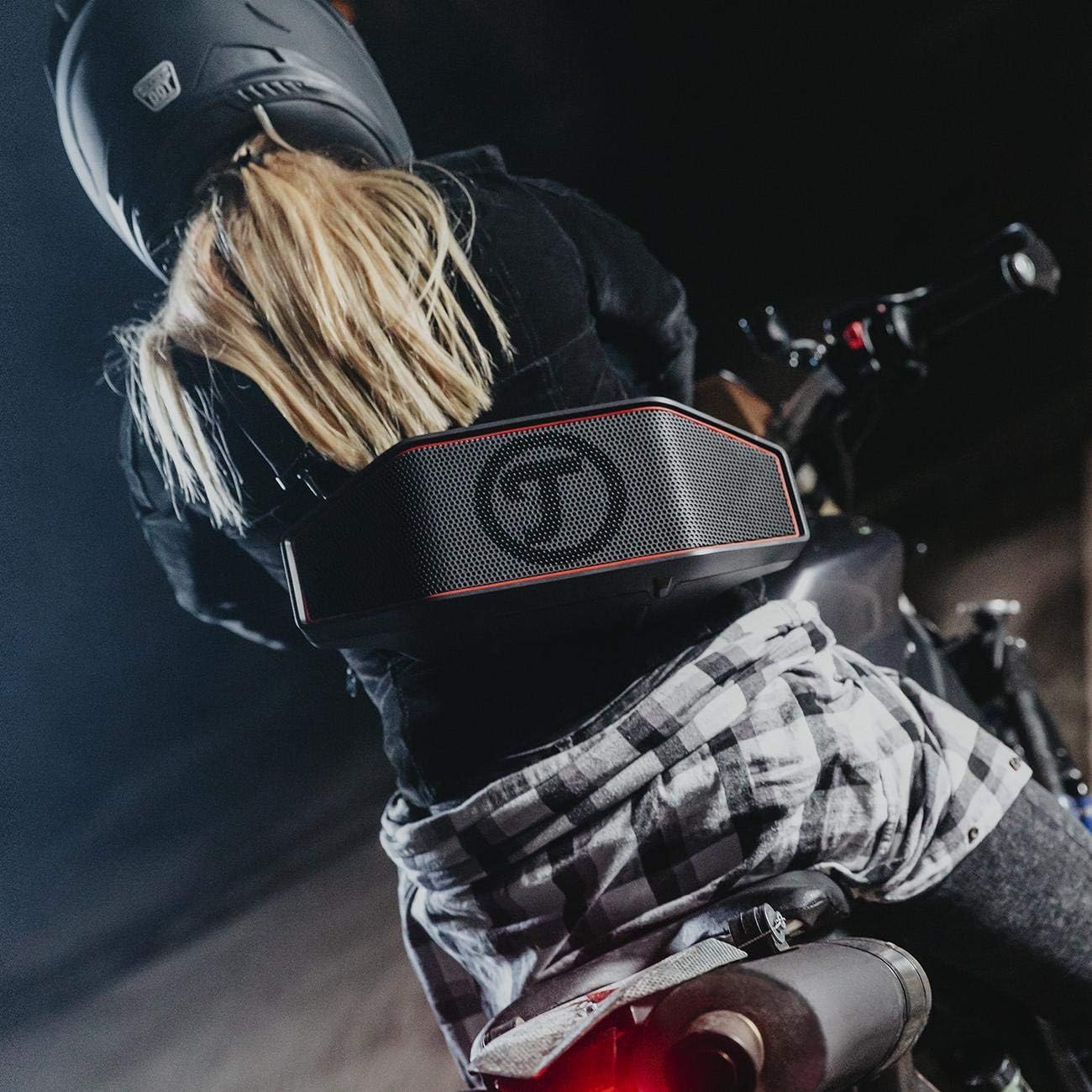 Teufel ROCKSTER Cross Altoparlante stereo Bluetooth portatile Wireless musica Batteria fino a 16 ore Protezione dagli spruzzi d'acqua IPX5 Nero