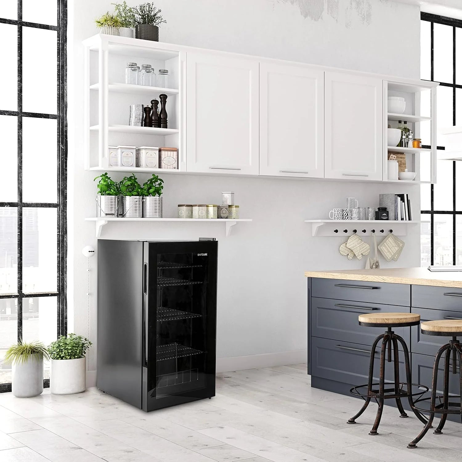 °CUBES Frigorifero per bevande 90L con porta in vetro e 4 ripiani regolabili | Frigorifero compatto per bottiglie, perfetto per casa, ufficio, feste e ristorazione | Elegante frigorifero con porta in vetro, nero