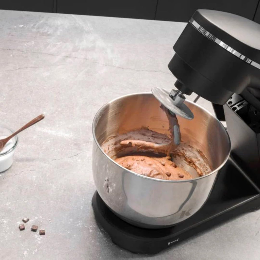 KLAMER Robot da Cucina 1800W, Impastatrice per Pane con Ciotola in Acciaio Inox da 6 L, 10 Velocità con Timer, Movimento Planetario, Frusta a Filo, Gancio Impastatore, Frusta Piatta e Coperchio Paraspruzzi (nero)