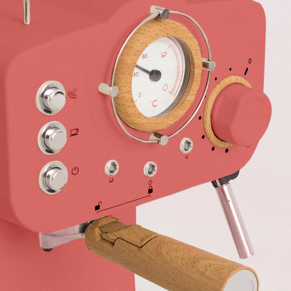 CREATE / THERA RETRO/Macchina da caffè espresso semiautomatica Rosa Pastello Opaco e Legno / Pompa a pressione 20bar, 1100W, Serbatoio acqua 1.25L, per caffè macinato, cialde ESE 55mm, con vaporizzatore, 1100W