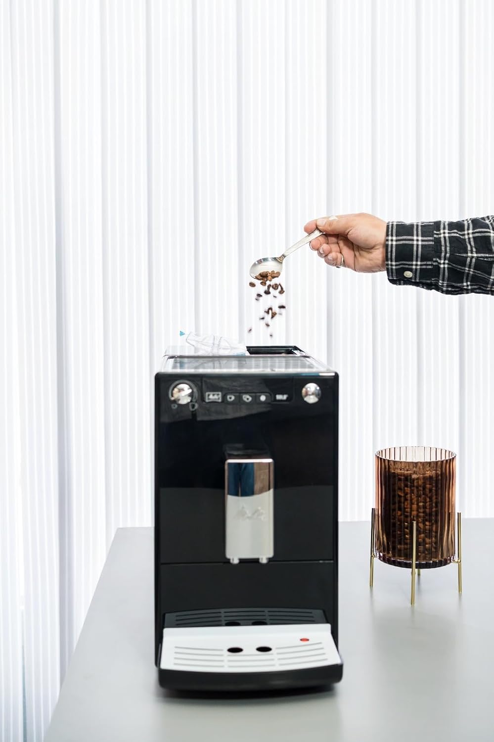 Melitta Solo - Macchina da caffè automatica con beccuccio regolabile in altezza, macchina da caffè piccola con serbatoio dell'acqua rimovibile, per es. espresso o caffè crema, argento