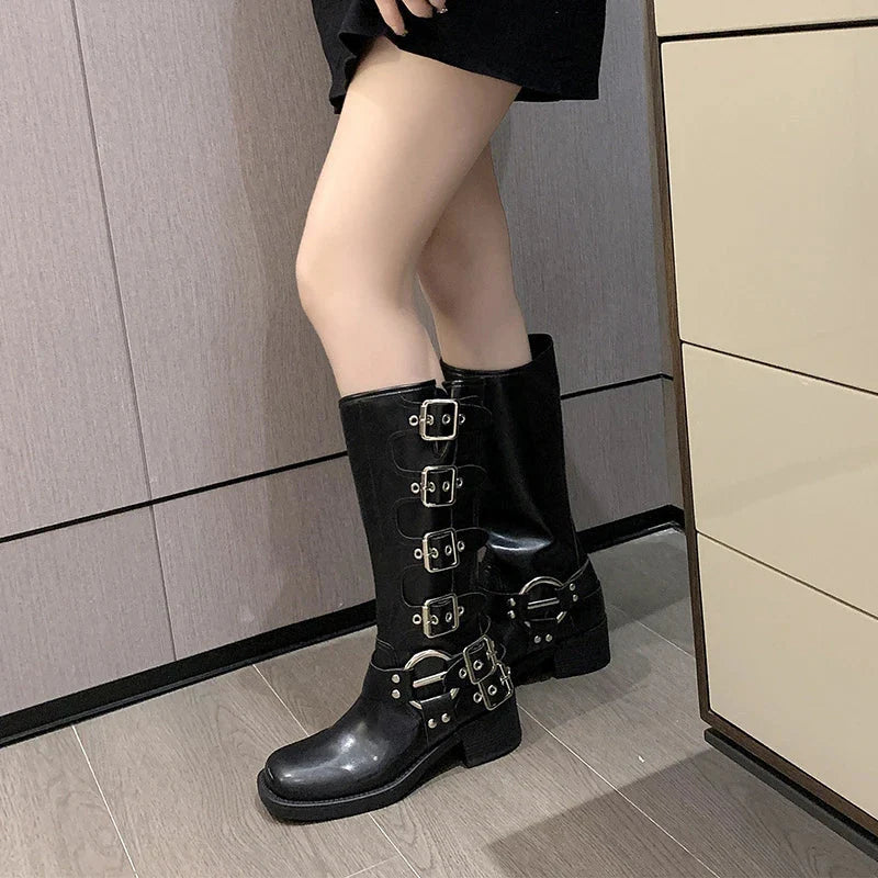 Lozenda  - Vintage Stiefel mit Riemen für Frauen