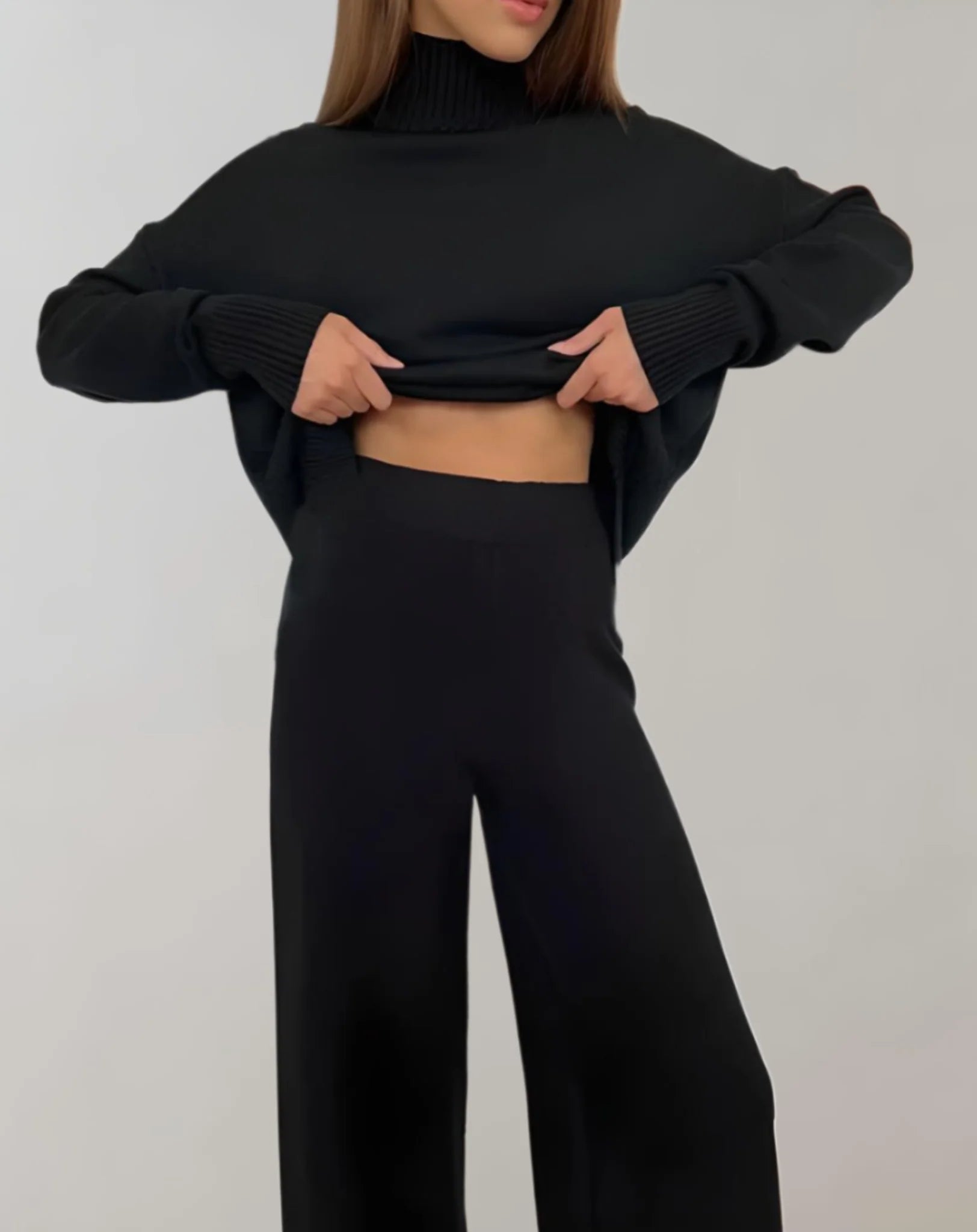2-teiliges Set aus lockerem Strickpulli mit Rollkragen und weit geschnittener Hose