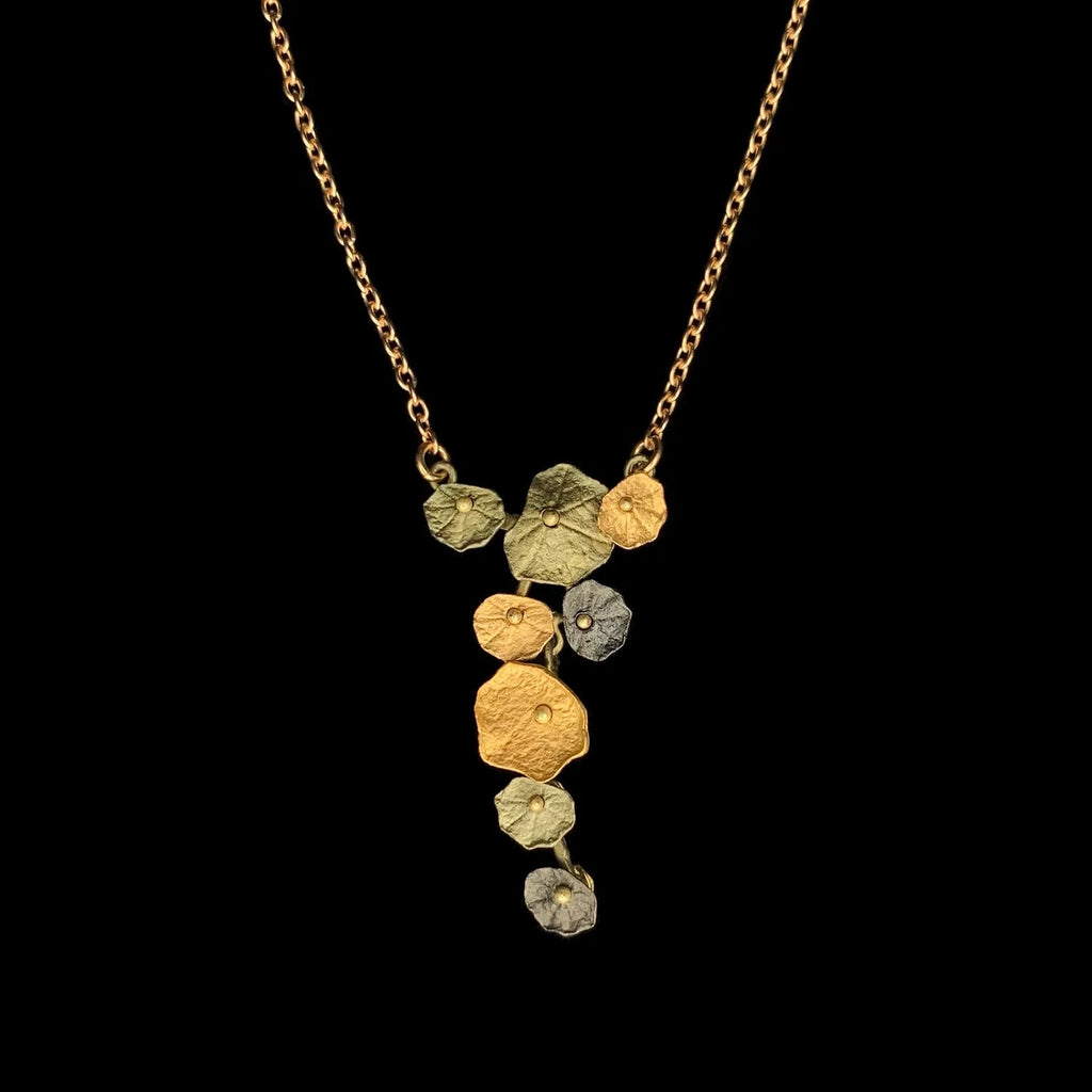 Collana di nasturzio con ciondolo
