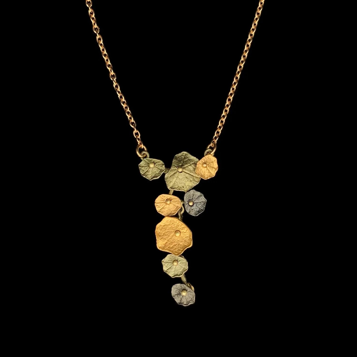 Collana di nasturzio con ciondolo