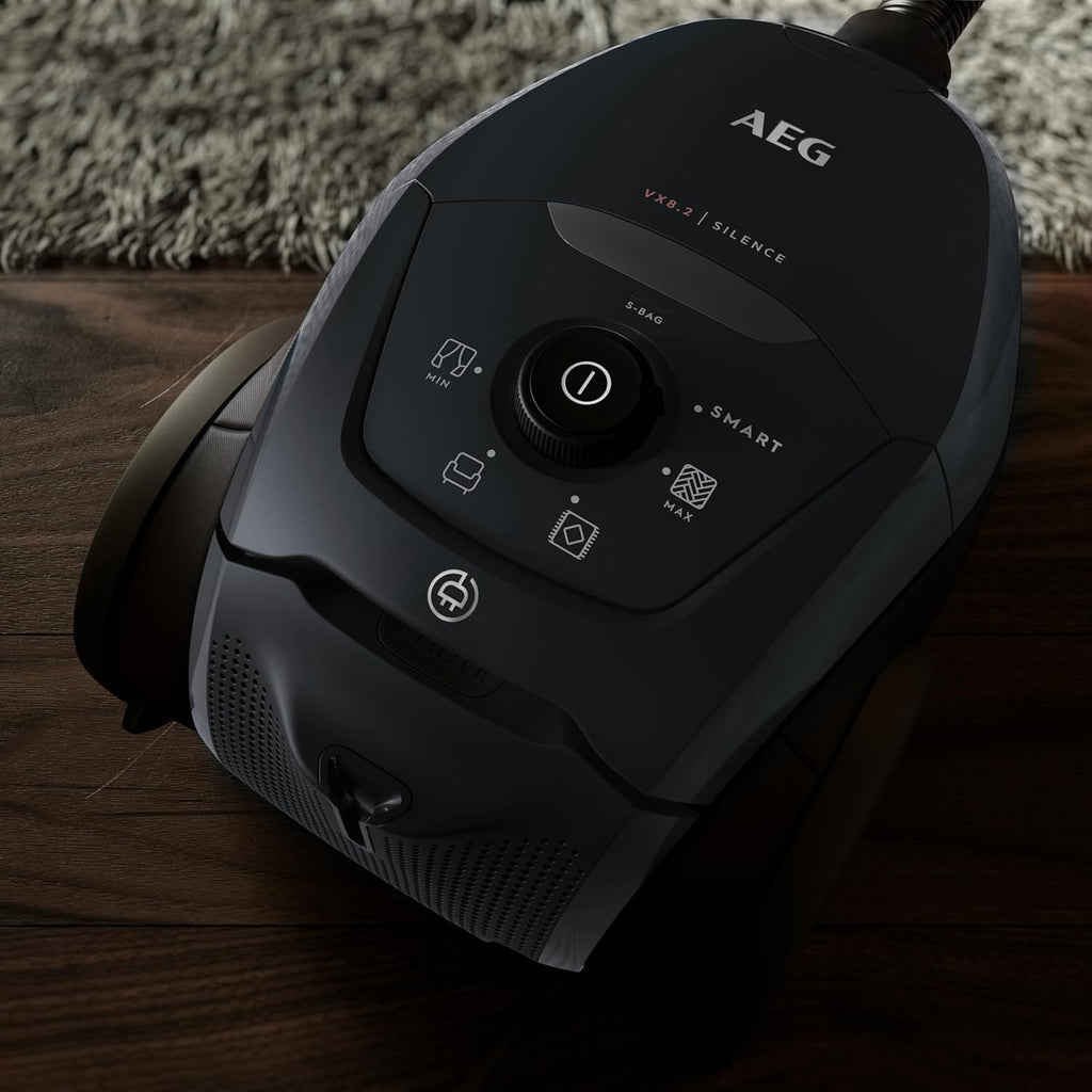 AEG VX82-1-KO Aspirapolvere / 75% materiale riciclato / regolazione automatica della potenza di aspirazione / estremamente silenzioso anche su tappeti / raccoglie particelle grandi + piccole / cavo lungo / 600W / nero