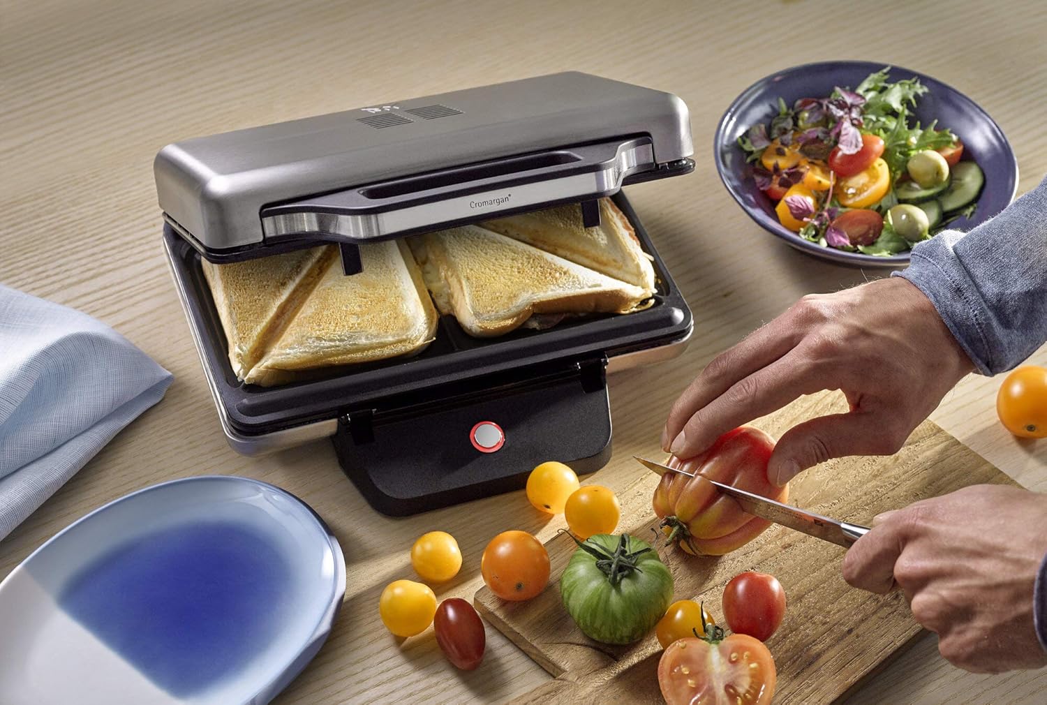 Bosch TAT7S25 Kompakt-Toaster, Auftau/Aufknusperfunktion, 1050 W, Edelstahl/schwarz & WMF Lono Sandwich Maker, für 2 Standard- oder XXL-Toasts, 2-stufige Höhenanpassung, edelstahl matt