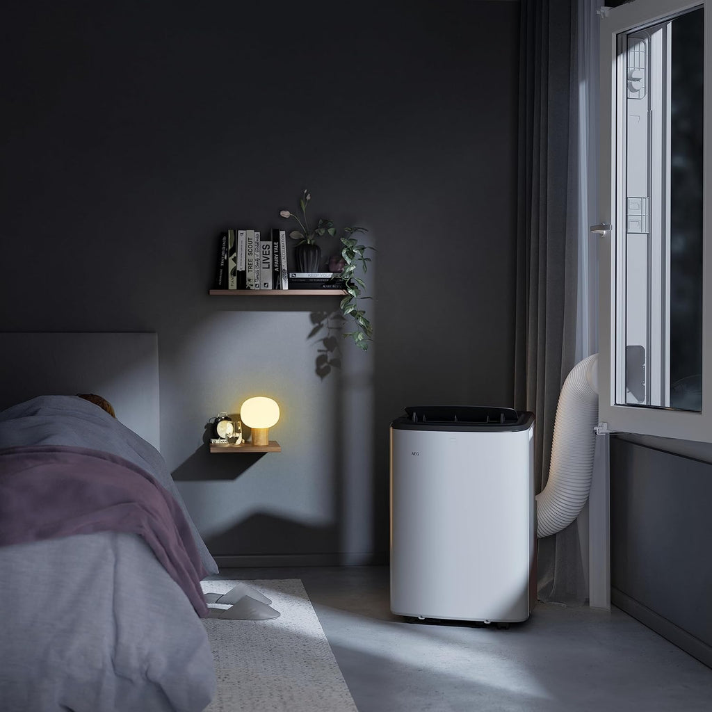 Condizionatore portatile AEG Chillflex Pro AXP26U338CW / display LED / pulsanti touch / telecomando / 30-40 m² / funzione di raffreddamento / ventilatore / funzione di deumidificazione / automatico / bianco/argento/nero