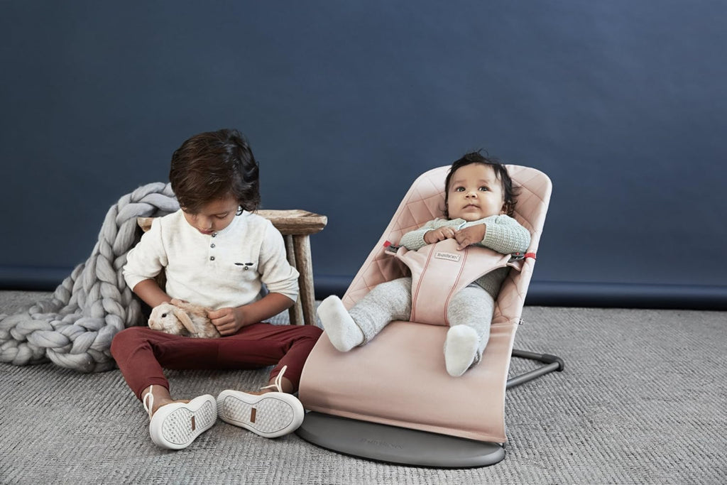 BabyBjörn Sdraietta Bliss, Tessuto, Trapuntatura petalo, Grigio Sabbia