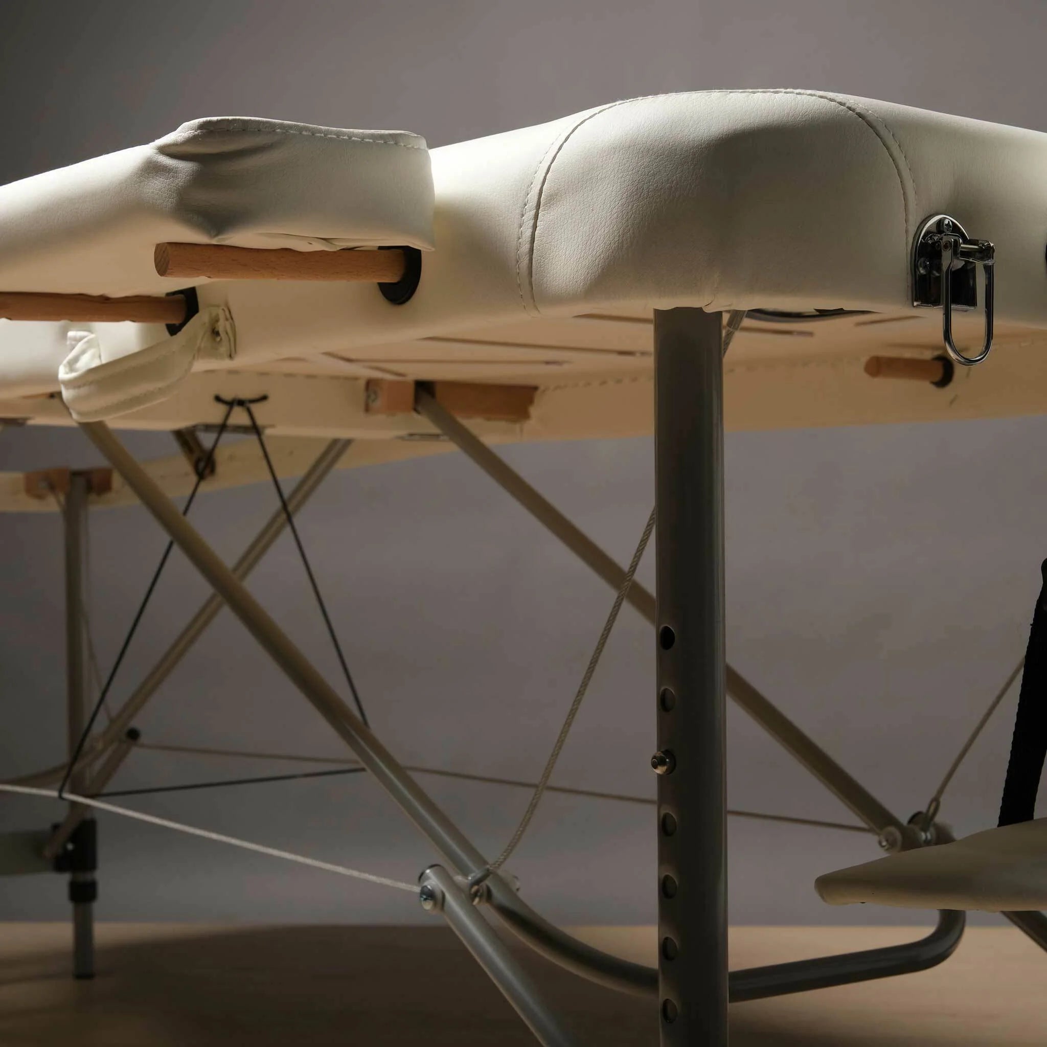 Core Massageliege A300, bianca